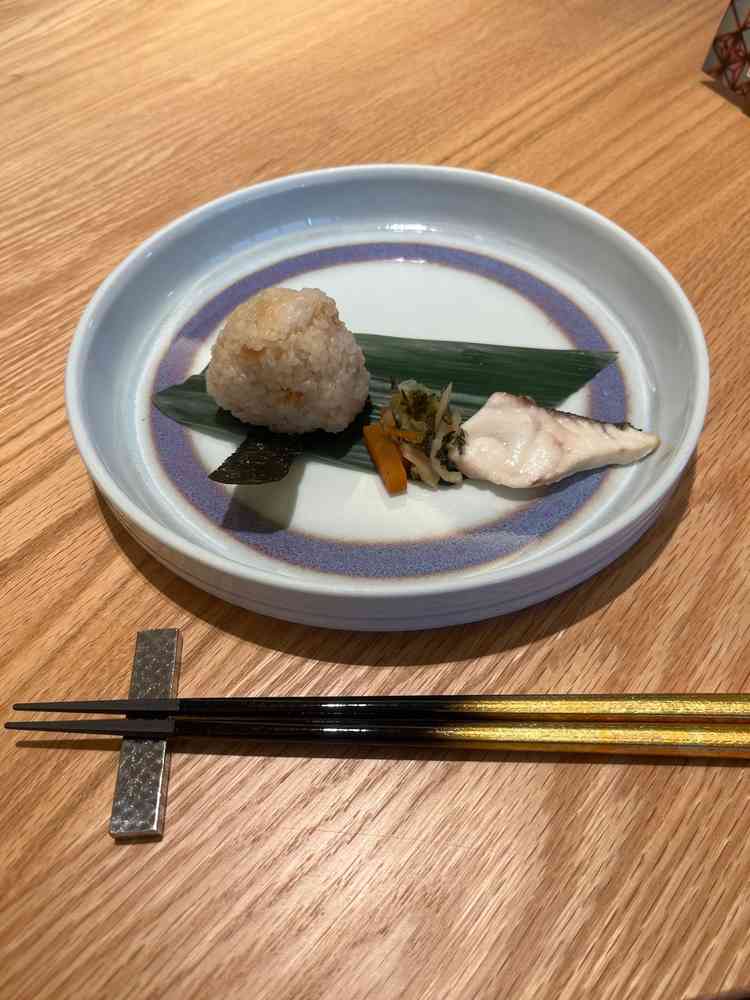 試食の鯛めしおにぎり。披露宴ではおかわりができるようです。