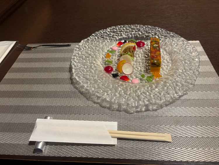 式場見学後、コースの試食で前菜をいただきました。