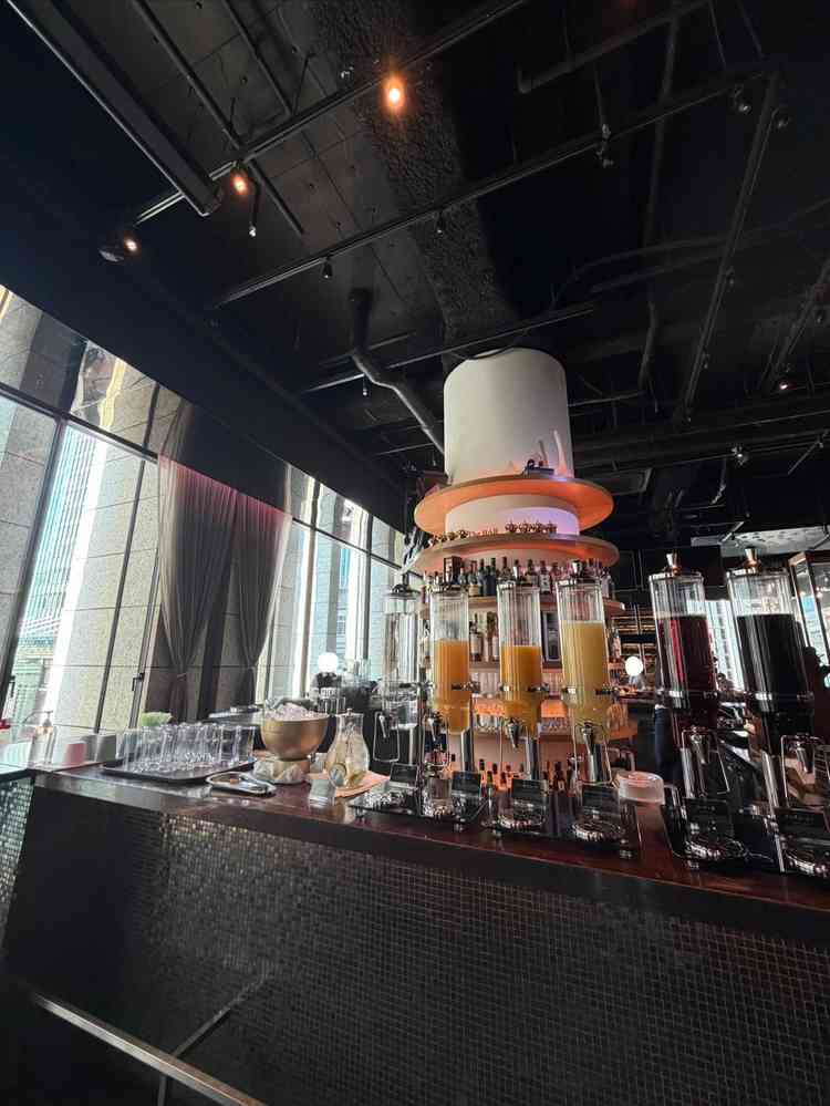 当日のゲストの待合室のバー。ここでウェルカムドリンクも提供されるそうです。