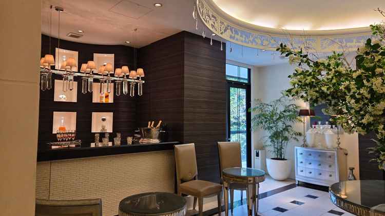 待合室横のbarカウンター