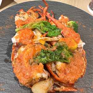 メイン料理のオマールエビは美味しかったです。