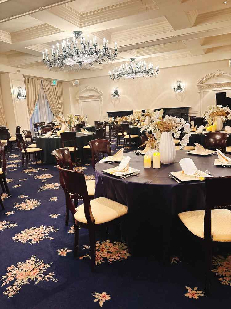 絨毯の部屋は、重厚感があって可愛かったです。50前後だと、余裕がある空間だと感じました。（写真は7）