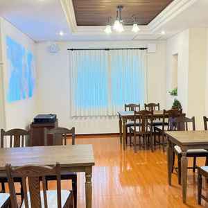 待合室では、用意した動画も流すことができるそうです。