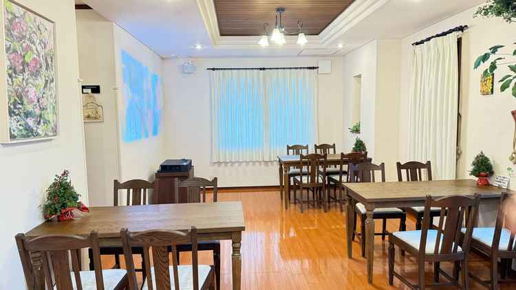 待合室では、用意した動画も流すことができるそうです。