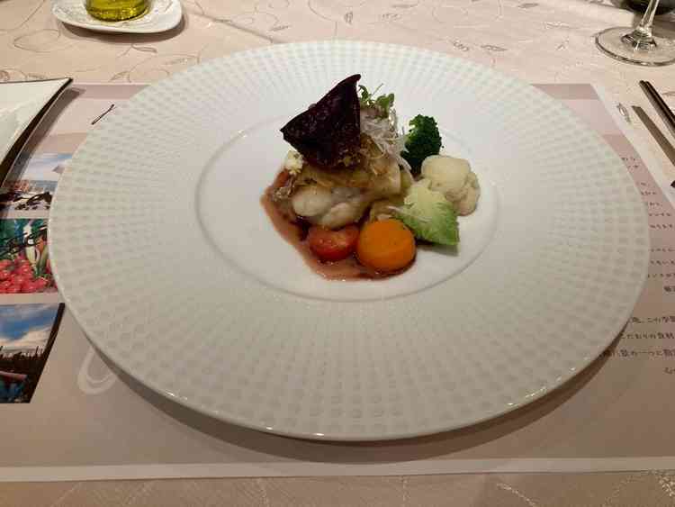 試食会のメインの写真。魚料理と肉料理を選択できる点が非常に良かったです。