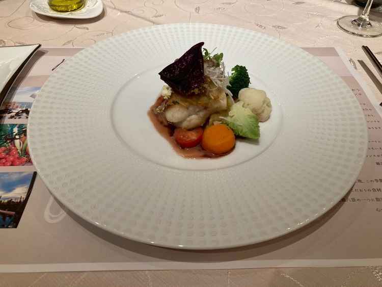 試食会のメインの写真。魚料理と肉料理を選択できる点が非常に良かったです。
