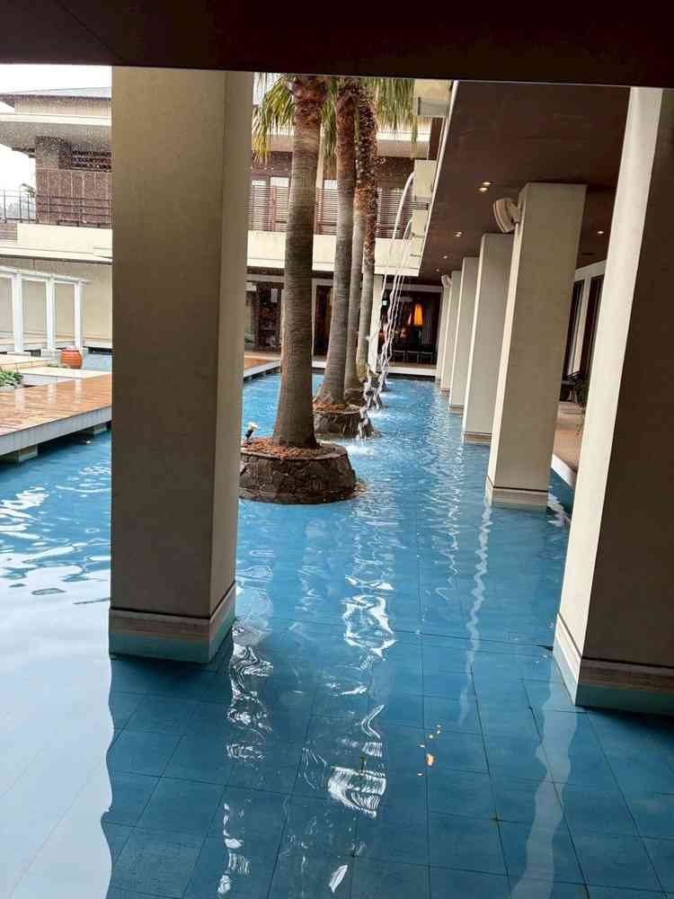 中庭エリア回廊