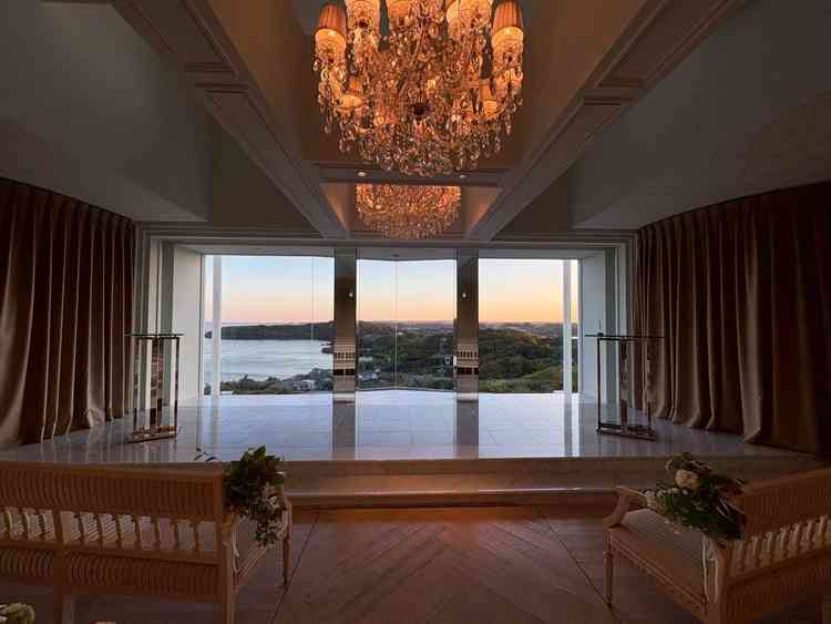 挙式会場の写真。浜名湖が綺麗に見えてすごく素敵でした。