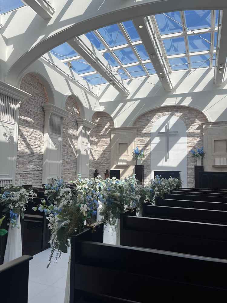 天窓から光が入るチャペルがとても素敵でした。