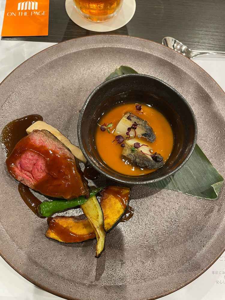 国産牛ロースのロティと雲丹のロワイヤル和出汁餡。ナイフとフォーク、または箸でも食べれる。