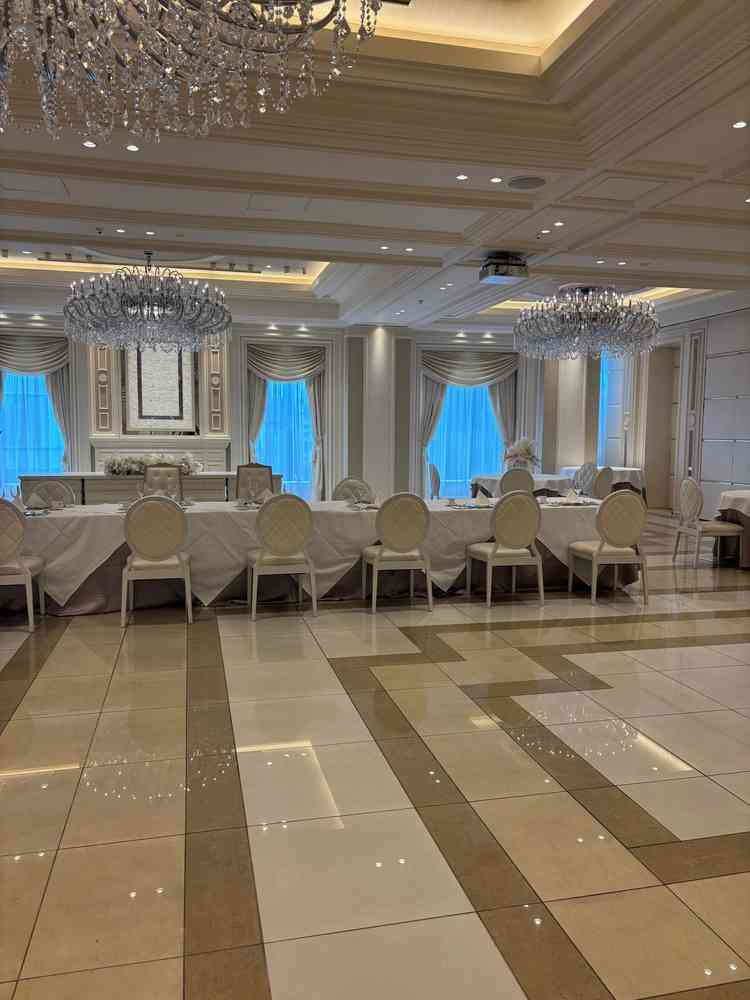 白基調であるため、自分たちの好みに合わせて、様々な雰囲気に如何様にも変化しそうであった。