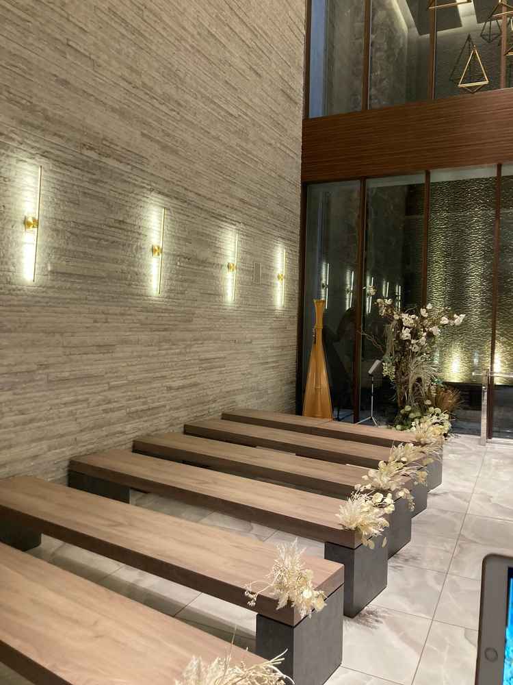 チャペルは天井が高く、開放感あふれる空間で厳かな雰囲気を感じられた。