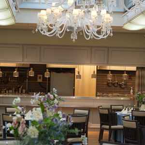 披露宴会場に厨房が付いており、出来立ての料理を楽しめるのが魅力的でした。