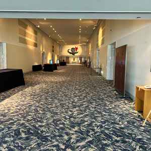 開放感のある待合所、受付所