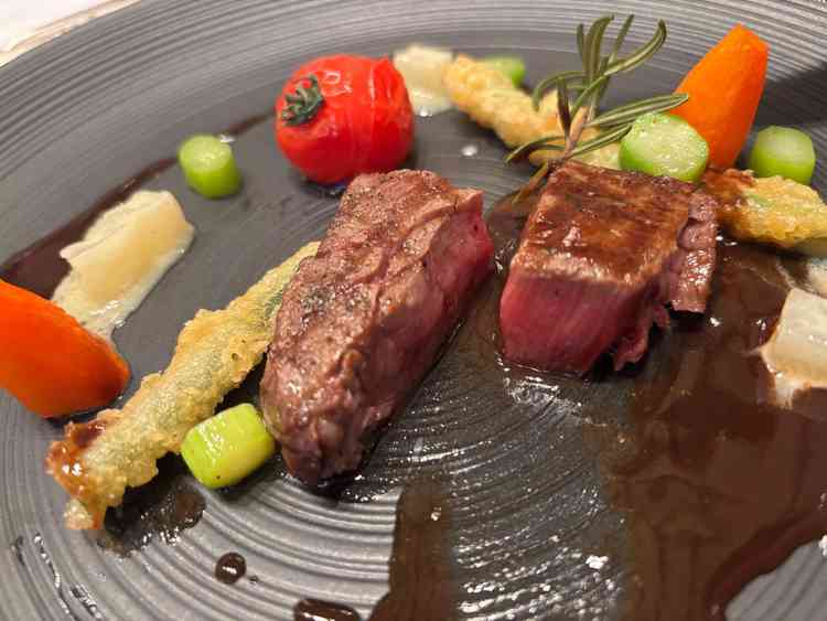 お肉が本当に美味しすぎて、驚きました。