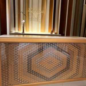 伝統文化を使用した受付スペースで写真スペースとしても良い雰囲気になりそうでした。