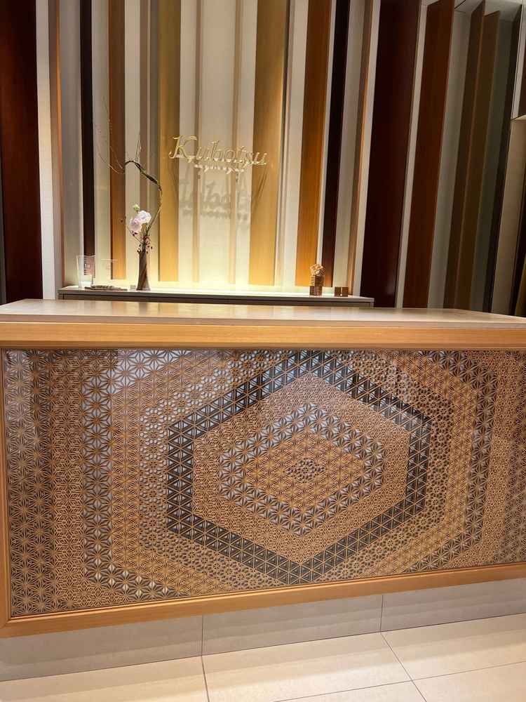 伝統文化を使用した受付スペースで写真スペースとしても良い雰囲気になりそうでした。