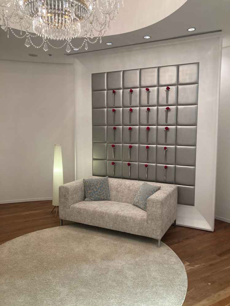 チャペルの前には新郎新婦専用の前室があり、写真撮影や身支度を整えられるので、好印象でした。