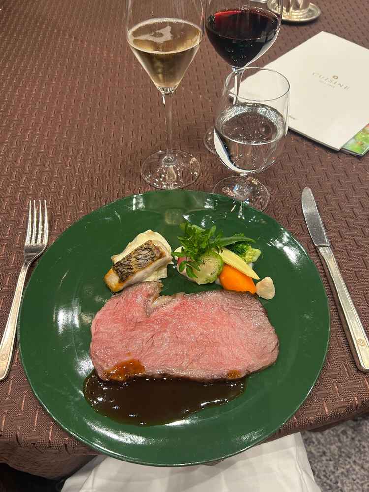 舌鼓を打つほど美味しかったです。ベースのグレードからワンランク上のお料理とのこと。