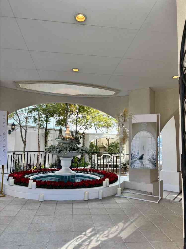 チェペル前の広場