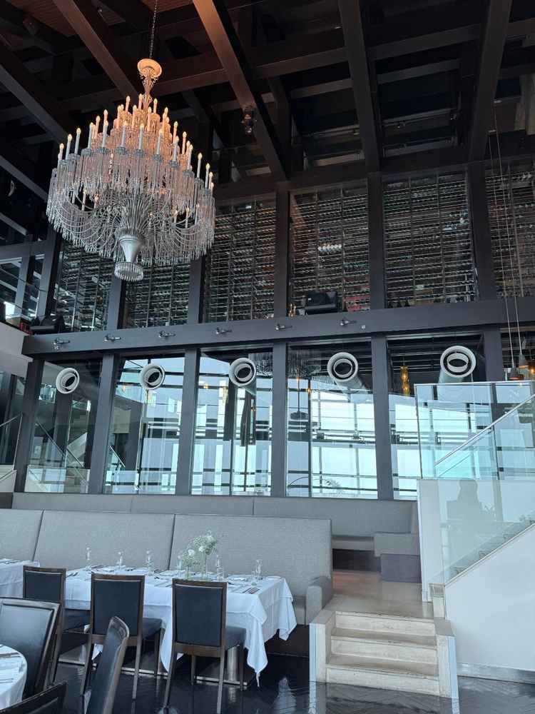 披露宴イメージ。落ち着いていた雰囲気で好みでした。