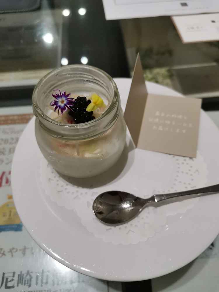 ムースが濃厚でかにとキャビアと合っていた