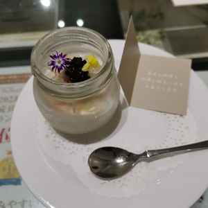 ムースが濃厚でかにとキャビアと合っていた