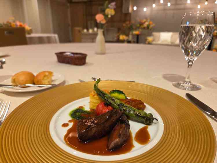 料理を試食させていただきました。どれも美味しかったです。