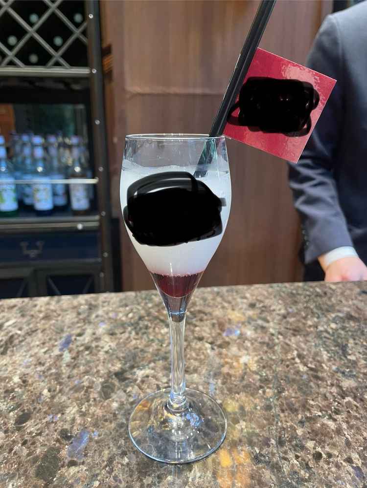 会社の名前を入れてウェルカムドリンクを作ってくださりました。