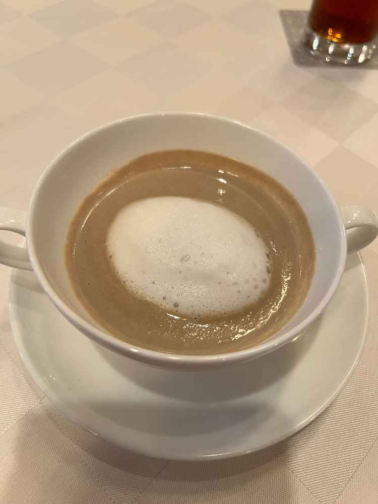 試食のキノコのスープ。マイルドで美味。
