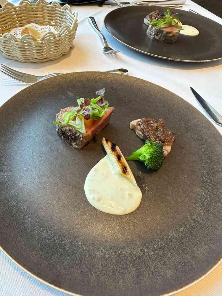全体的には美味しかったですがホテルに比べてやや物足りなさを感じました。