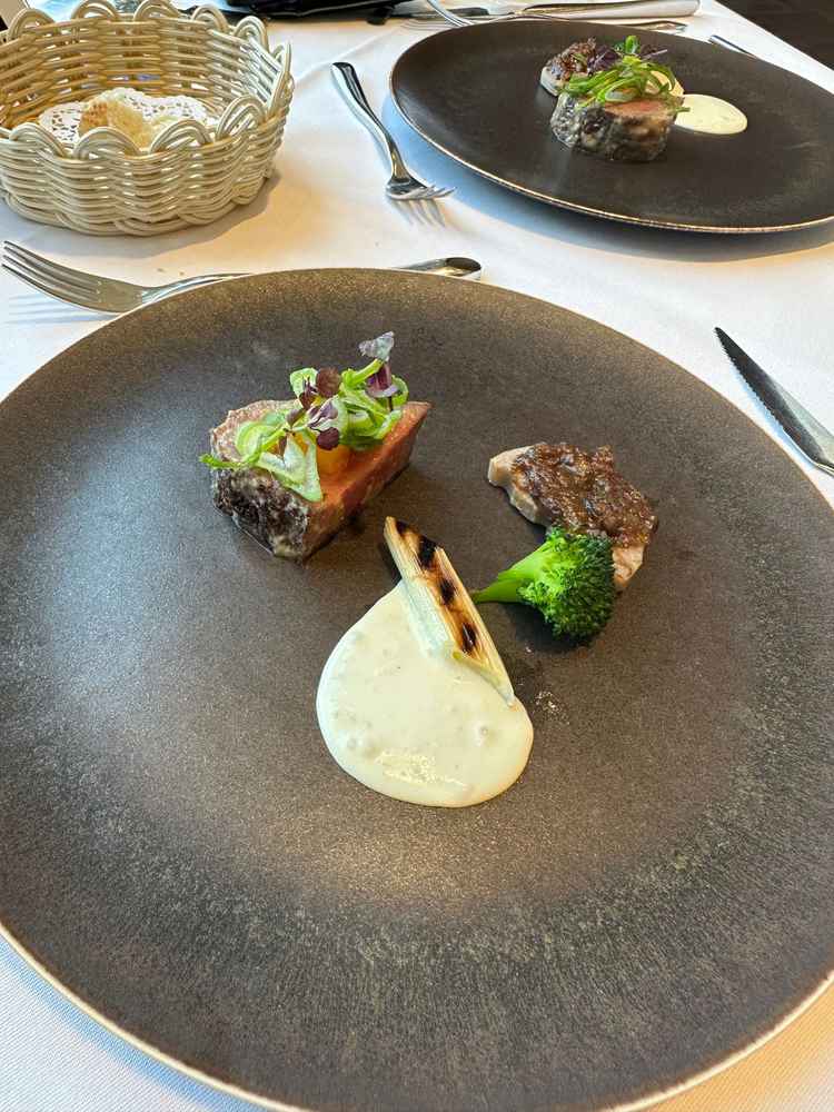 全体的には美味しかったですがホテルに比べてやや物足りなさを感じました。
