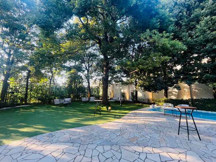 想像より広いガーデンが披露宴会場に併設されていました。