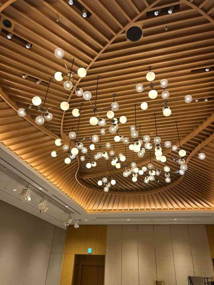 披露宴会場天井部分