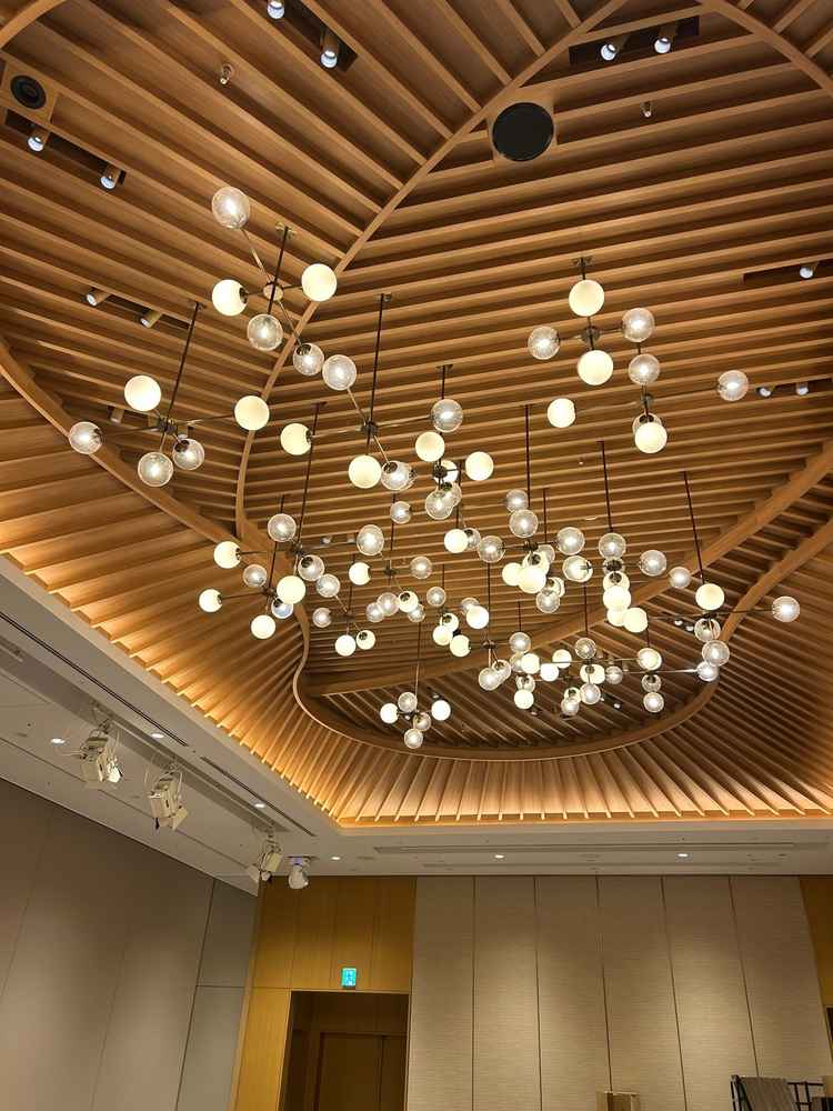 披露宴会場天井部分