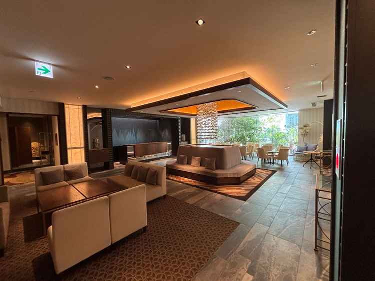 ラウンジロビー