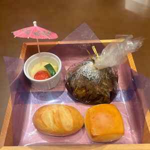 大正時代に発祥したと言われるビーフシチュー。最高に美味しかったです。