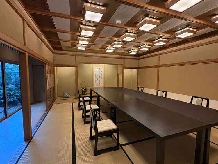 小規模な披露宴であれば、料亭でもできるそうです。