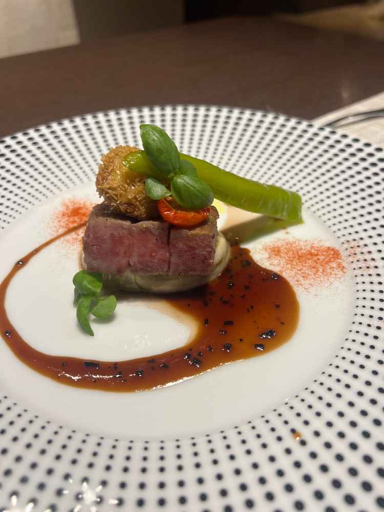 試食の肉料理です。とても柔らかくて美味しかったです。この肉料理以外もとても美味しかったです。
