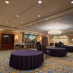 披露宴会場。ディズニープリンセスの舞踏会のようなお部屋で素敵でした。