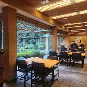 和食の披露宴会場お庭が圧巻でとても綺麗でした。