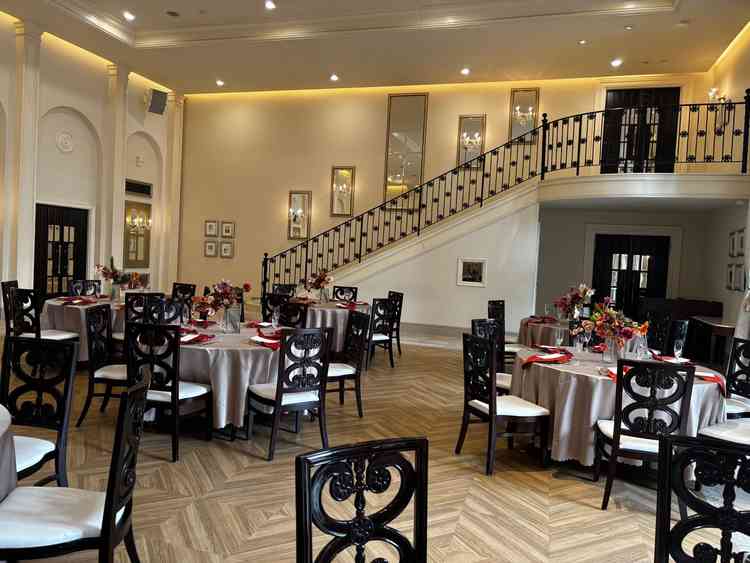 披露宴も光が差し込んでおり、雰囲気も明るく感じました。