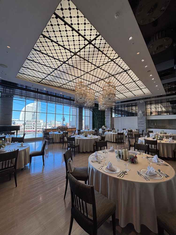 THE YARDという名前の鳥籠をイメージした披露宴会場。