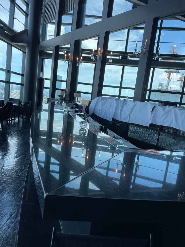 雰囲気はよかったものの圧迫感があった