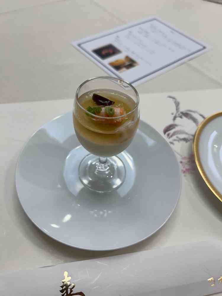 試食でいただいたさつまいものムース(出汁のジュレがのっているため混ぜて食べる)