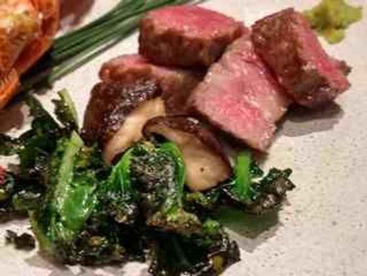 料理三品目。肉。