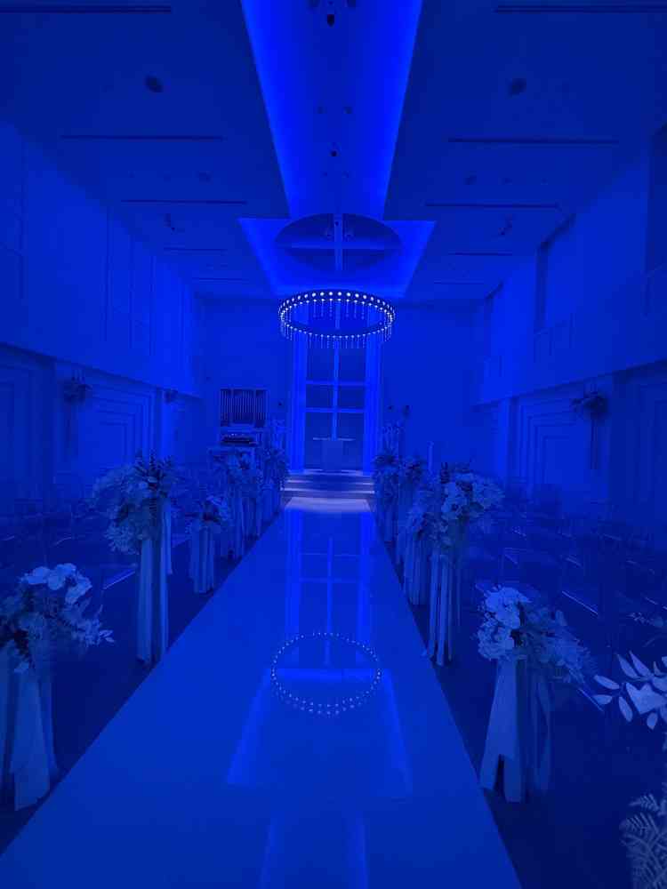 チャペルの光の演出の際の写真