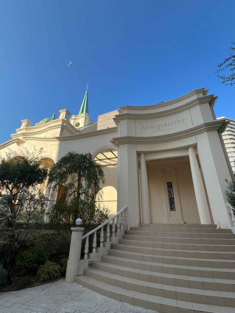 フラワーシャワーはこの階段で