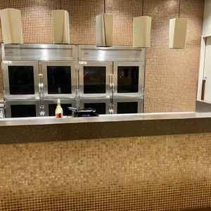 オープンキッチンで、あったかい料理が提供できるように工夫されてた