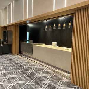 小さい方の披露宴会場にはオープンキッチンがあり、途中で開閉してゲストをびっくりさせることができます。